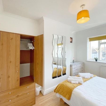 3 Bed Duplex Flat, Free Wifi & Netflix, Ideal For Contractors Apartment Gravesend Exterior photo