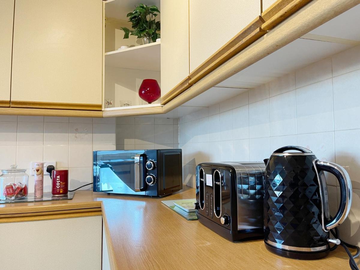 3 Bed Duplex Flat, Free Wifi & Netflix, Ideal For Contractors Apartment Gravesend Exterior photo