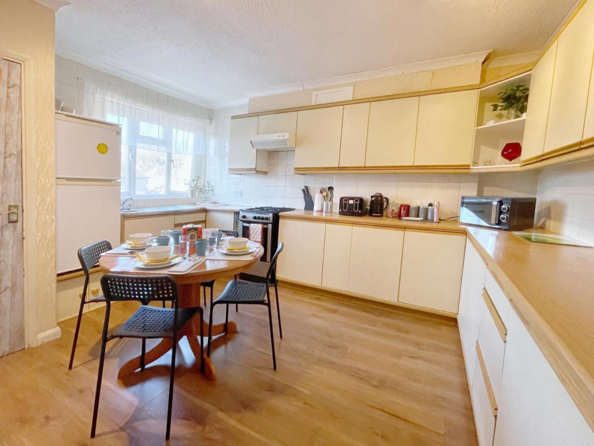 3 Bed Duplex Flat, Free Wifi & Netflix, Ideal For Contractors Apartment Gravesend Exterior photo