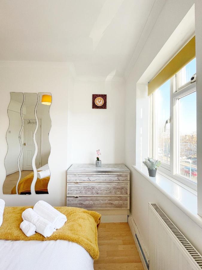 3 Bed Duplex Flat, Free Wifi & Netflix, Ideal For Contractors Apartment Gravesend Exterior photo